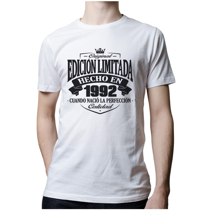 Ropa: Playera Unisex Diseños de 1992, cumpleaños, hecho en y año de nacimiento. Ilustración Frases
