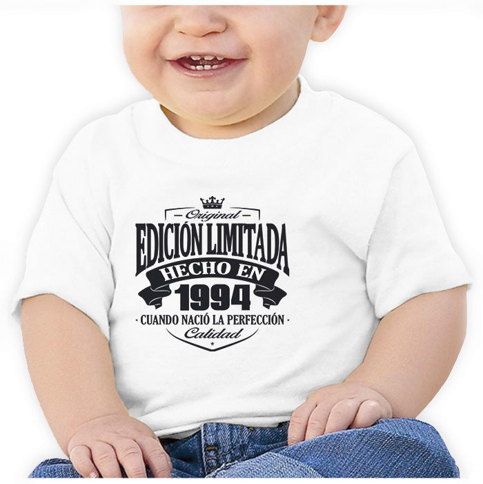 Ropa: Playera Bebé Diseños de 1994, cumpleaños, hecho en y año de nacimiento. Ilustración Frases