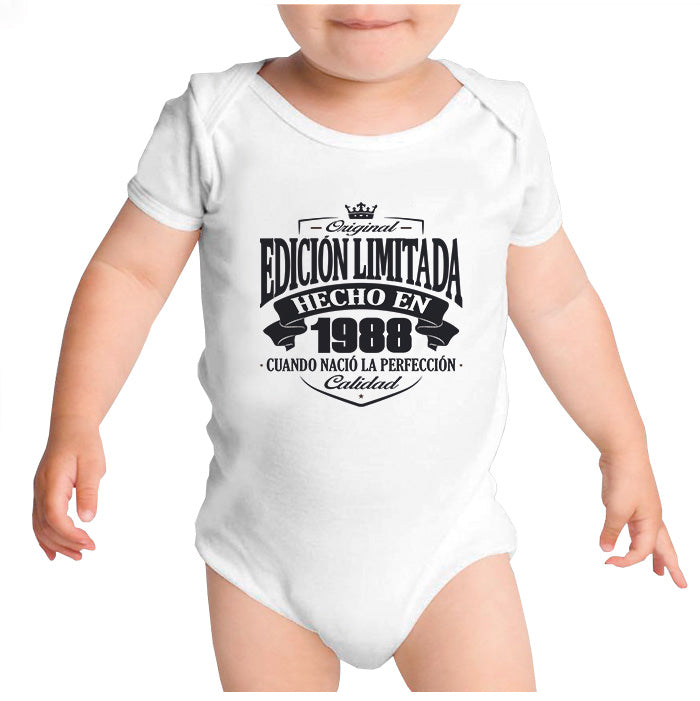 Ropa: Pañalero Body Bebé Diseños de 1988, cumpleaños, hecho en y año de nacimiento. Ilustración Frases
