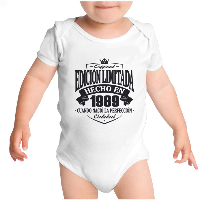 Ropa: Pañalero Body Bebé Diseños de 1989, cumpleaños, hecho en y año de nacimiento. Ilustración Frases