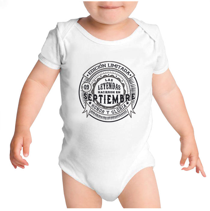 Ropa: Pañalero Body Bebé Diseños de Septiembre y Mes de cumpleaños Ilustración Frases